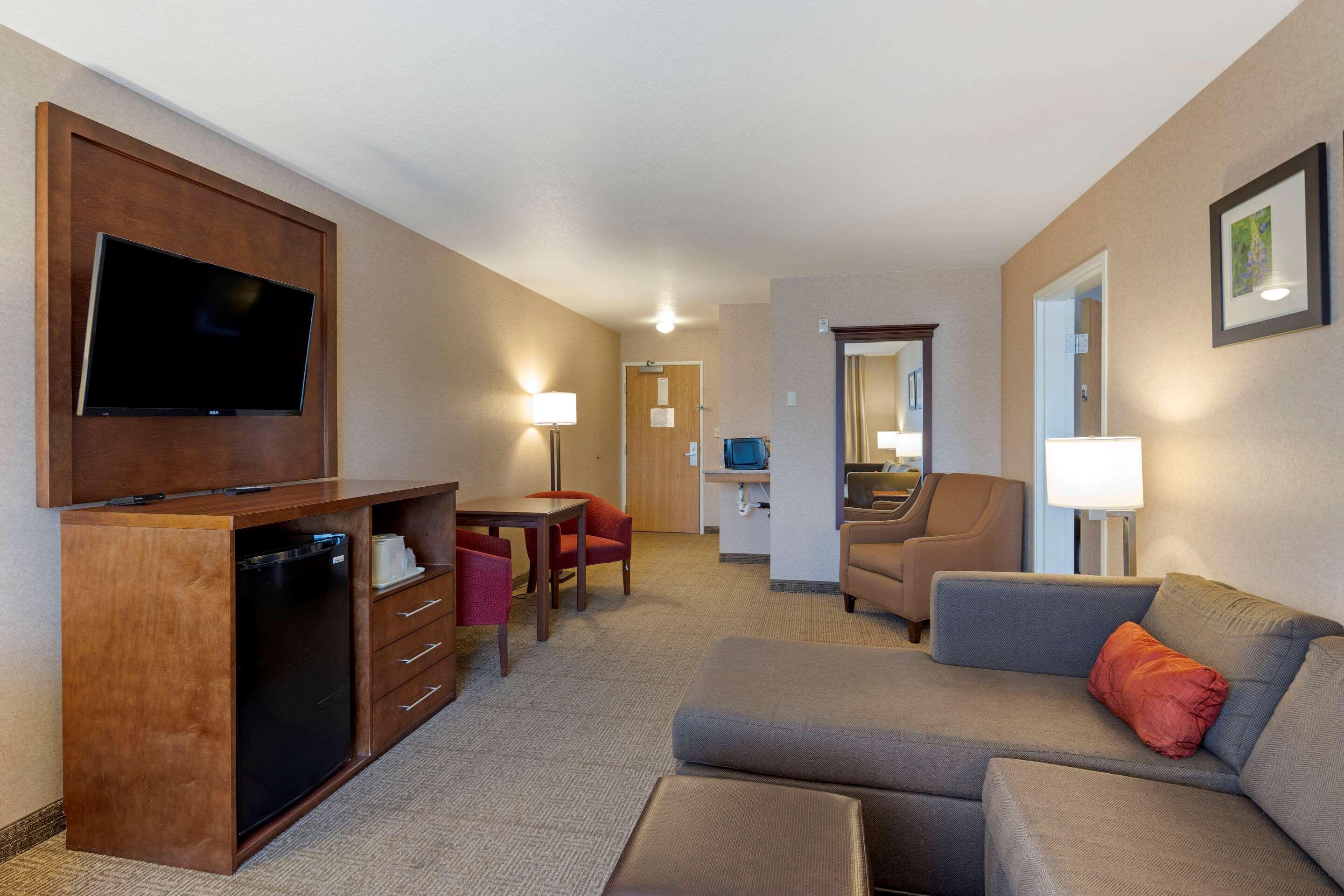 Comfort Suites Anchorage International Airport Exterior foto
